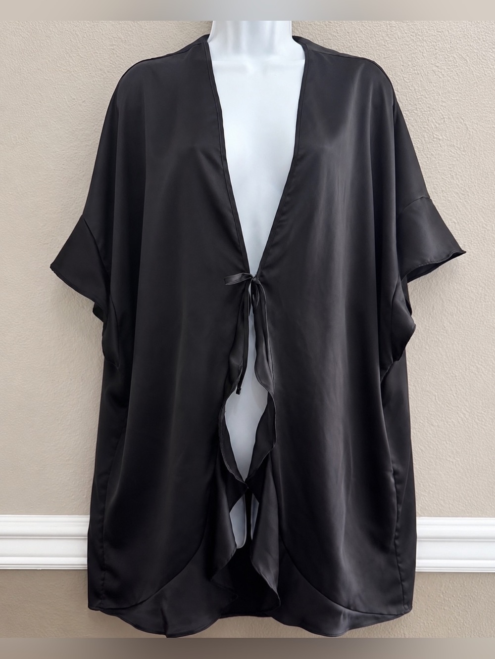 Victoria's Secret Black Satin Kimono Robe Cover Up One Size Tie Front